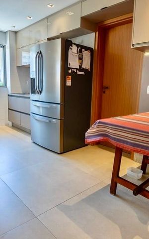 Apartamento à venda com 160m², 4 quartos e 4 vagasCozinha e Área de Serviço