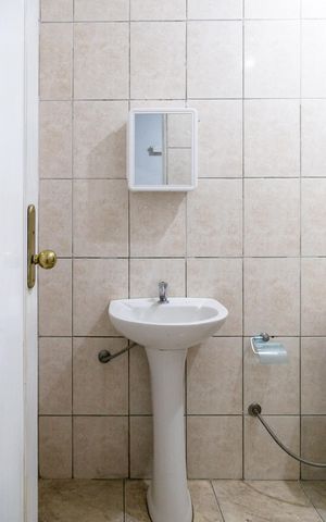 Casa para alugar com 80m², 2 quartos e 1 vagaBanheiro