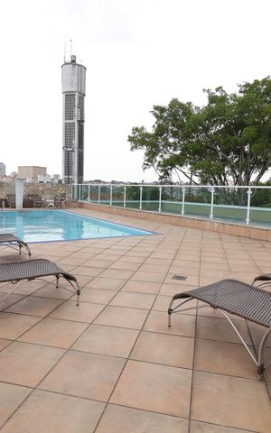 Apartamento para alugar com 130m², 3 quartos e 1 vagaÁrea comum - Piscina
