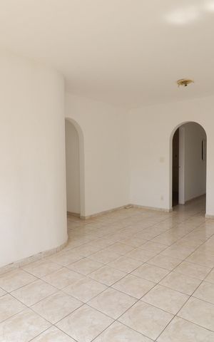 Apartamento para alugar com 130m², 3 quartos e 1 vagaSala