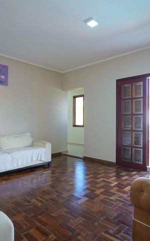 Casa à venda com 456m², 3 quartos e 4 vagasSala