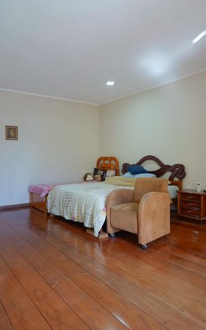 Casa à venda com 456m², 3 quartos e 4 vagasSala