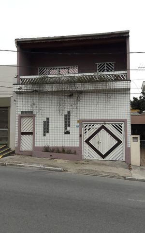 Casa para alugar com 293m², 4 quartos e 3 vagasFachada