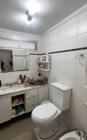 Apartamento à venda com 101m², 3 quartos e 2 vagas Apartamento à venda com 101m², 3 quartos e 2 vagasBanheiro 1