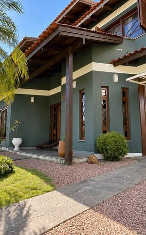 Casa para alugar com 361m², 5 quartos e 3 vagas Casa para alugar com 361m², 5 quartos e 3 vagasÁrea externa