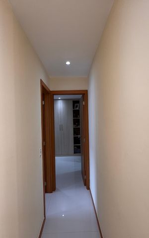 Apartamento à venda com 252m², 3 quartos e 4 vagas Apartamento à venda com 252m², 3 quartos e 4 vagasCorredor