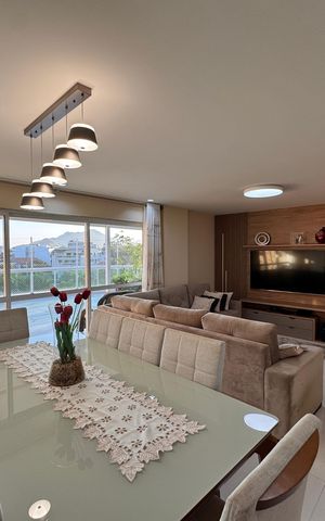 Apartamento à venda com 252m², 3 quartos e 4 vagas Apartamento à venda com 252m², 3 quartos e 4 vagasSala
