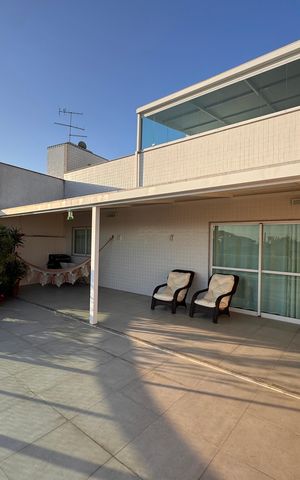 Apartamento à venda com 252m², 3 quartos e 4 vagas Apartamento à venda com 252m², 3 quartos e 4 vagasVaranda