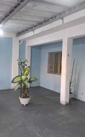 Casa à venda com 150m², 2 quartos e 3 vagas Casa à venda com 150m², 2 quartos e 3 vagasgaragem