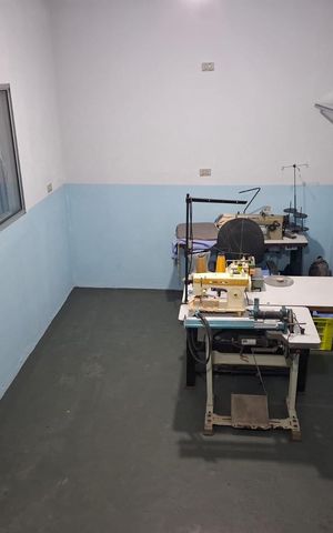 Casa à venda com 150m², 2 quartos e 3 vagas Casa à venda com 150m², 2 quartos e 3 vagasEscritório