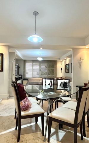 Casa à venda com 260m², 3 quartos e 2 vagas Casa à venda com 260m², 3 quartos e 2 vagasSala