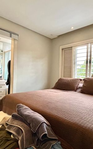 Casa à venda com 260m², 3 quartos e 2 vagas Casa à venda com 260m², 3 quartos e 2 vagasSuite 1