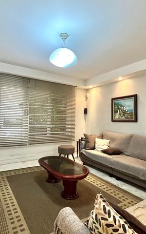 Casa à venda com 260m², 3 quartos e 2 vagas Casa à venda com 260m², 3 quartos e 2 vagasSala