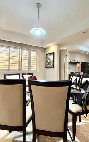 Casa à venda com 260m², 3 quartos e 2 vagas Casa à venda com 260m², 3 quartos e 2 vagasSala