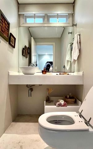 Casa à venda com 260m², 3 quartos e 2 vagas Casa à venda com 260m², 3 quartos e 2 vagasLavabo