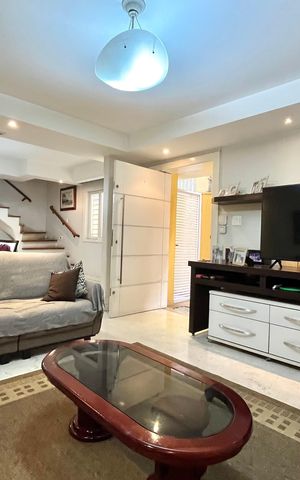 Casa à venda com 260m², 3 quartos e 2 vagas Casa à venda com 260m², 3 quartos e 2 vagasSala