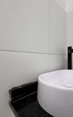 Apartamento à venda com 43m², 2 quartos e sem vaga Apartamento à venda com 43m², 2 quartos e sem vagaBanheiro Social