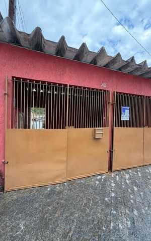 Casa à venda com 140m², 3 quartos e 2 vagasFachada