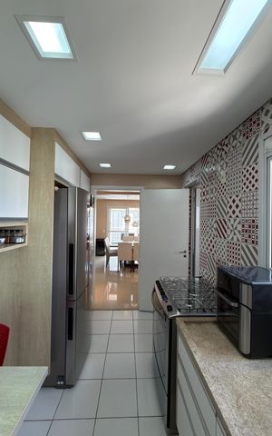 Apartamento à venda com 123m², 3 quartos e 2 vagas Apartamento à venda com 123m², 3 quartos e 2 vagasCozinha