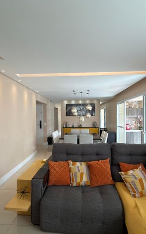 Apartamento à venda com 123m², 3 quartos e 2 vagas Apartamento à venda com 123m², 3 quartos e 2 vagasSala