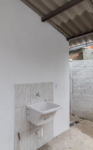 Casa para alugar com 55m², 2 quartos e 1 vaga Casa para alugar com 55m², 2 quartos e 1 vagaÁrea de Serviço