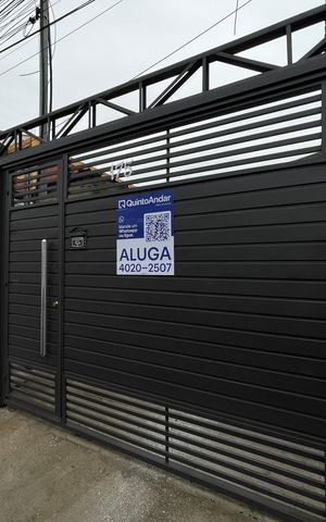 Casa para alugar com 55m², 2 quartos e 1 vaga Casa para alugar com 55m², 2 quartos e 1 vagaFachada+Placa