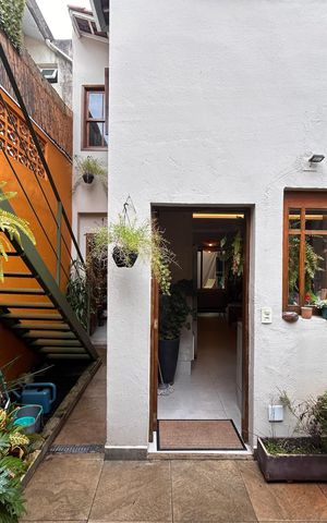 Casa à venda com 110m², 2 quartos e 2 vagas Casa à venda com 110m², 2 quartos e 2 vagasQuintal