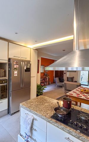 Casa à venda com 110m², 2 quartos e 2 vagas Casa à venda com 110m², 2 quartos e 2 vagasCozinha americana