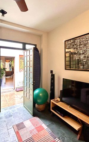 Casa à venda com 110m², 2 quartos e 2 vagas Casa à venda com 110m², 2 quartos e 2 vagasSala de tv