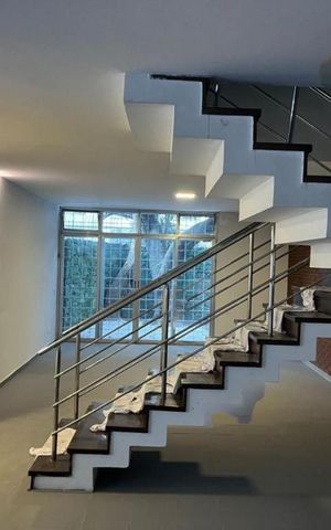 Casa à venda com 300m², 4 quartos e 4 vagas