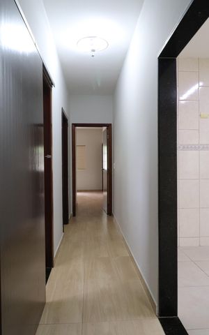 Casa para alugar com 330m², 4 quartos e 2 vagasCorredor