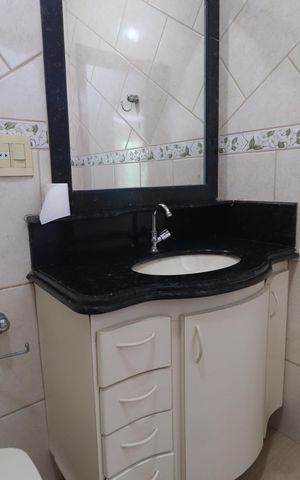 Casa para alugar com 330m², 4 quartos e 2 vagasBanheiro Social