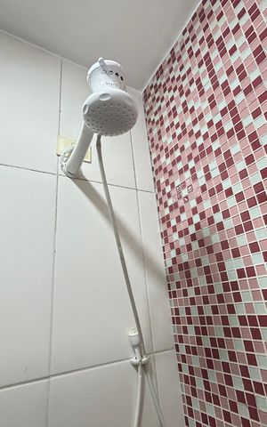 Casa à venda com 178m², 3 quartos e 1 vagaBanheiro 2