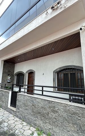 Casa à venda com 178m², 3 quartos e 1 vagaFachada