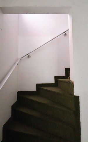 Casa para alugar com 367m², 4 quartos e 2 vagasEscada