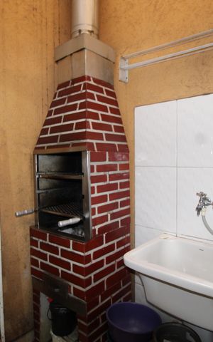 Casa à venda com 60m², 2 quartos e 1 vagaÁrea de Serviço
