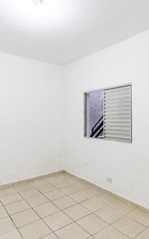 Casa para alugar com 50m², 2 quartos e 1 vaga Casa para alugar com 50m², 2 quartos e 1 vagaQuarto