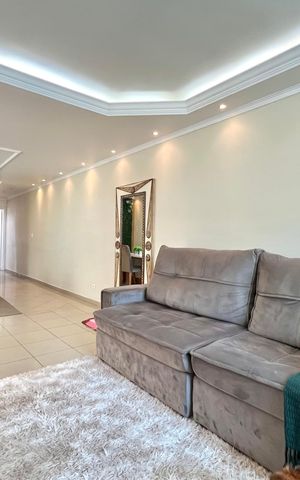 Casa para alugar com 189m², 3 quartos e 3 vagas Casa para alugar com 189m², 3 quartos e 3 vagasSala