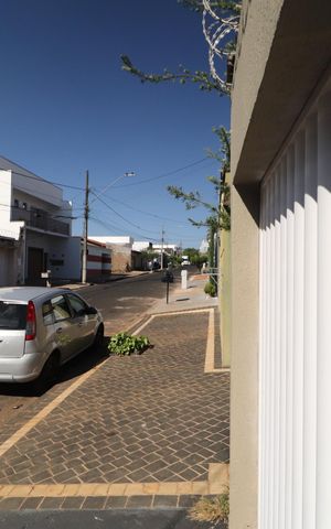 Casa para alugar com 150m², 3 quartos e 4 vagasPlaquinha