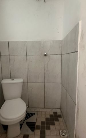 Casa para alugar com 29m², 1 quarto e sem vaga Casa para alugar com 29m², 1 quarto e sem vagaBanheiro