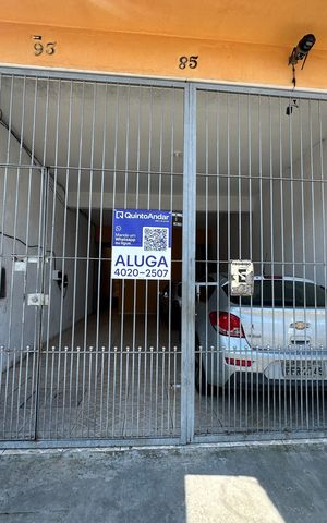 Casa para alugar com 29m², 1 quarto e sem vaga Casa para alugar com 29m², 1 quarto e sem vagaFachada