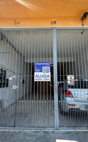 Casa para alugar com 29m², 1 quarto e sem vaga Casa para alugar com 29m², 1 quarto e sem vagaFachada