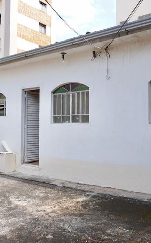 Casa para alugar com 85m², 1 quarto e sem vaga Casa para alugar com 85m², 1 quarto e sem vagaFachada
