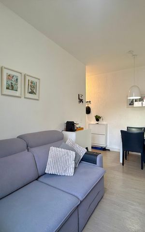 Apartamento à venda com 49m², 2 quartos e 1 vaga Apartamento à venda com 49m², 2 quartos e 1 vagaSala