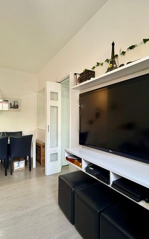 Apartamento à venda com 49m², 2 quartos e 1 vaga Apartamento à venda com 49m², 2 quartos e 1 vagaSala