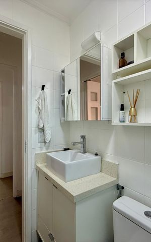 Apartamento à venda com 49m², 2 quartos e 1 vaga Apartamento à venda com 49m², 2 quartos e 1 vagaBanheiro Social