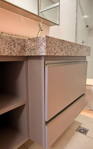 Apartamento à venda com 76m², 3 quartos e 2 vagasBanheiro da Suíte