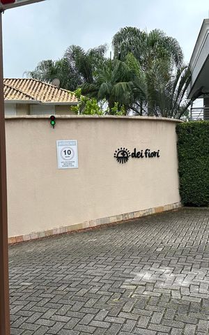 Casa de condomínio para alugar com 140m², 3 quartos e 2 vagas Casa de condomínio para alugar com 140m², 3 quartos e 2 vagasFachado do condomínio