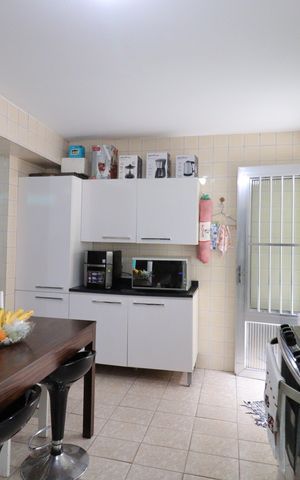 Casa para alugar com 120m², 3 quartos e 2 vagasCozinha
