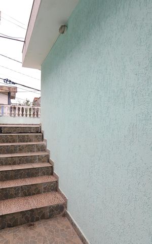Casa para alugar com 120m², 3 quartos e 2 vagasVaranda